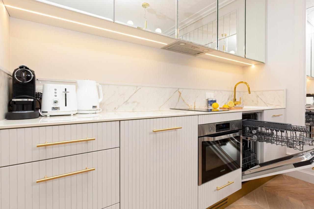 Mennica Residence Central Apartment By Renters Prestige Warsaw Exterior photo